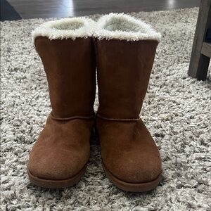 SO Cozy Brown Ugg Style Boots with Faux Fur Lining